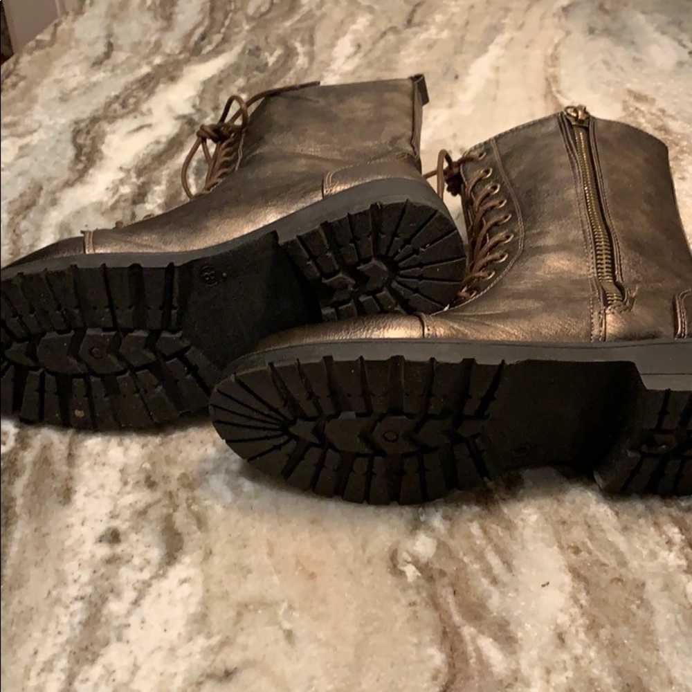 Boots - Picture 2 of 3
